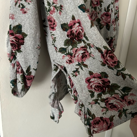 Floral Terra and Sky light sweater - Picture 2 of 5